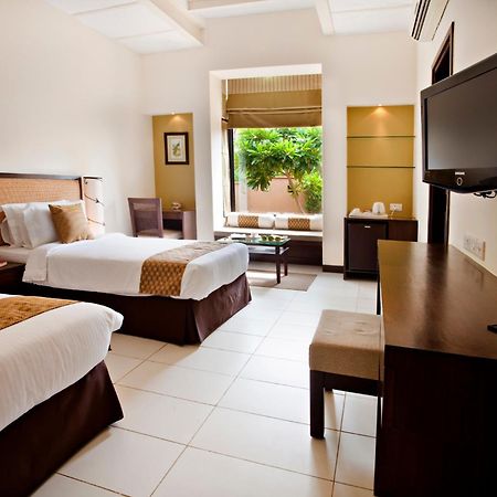 Lemon Tree Hotel, Tarudhan Valley, Manesar Gurgaon Exterior foto
