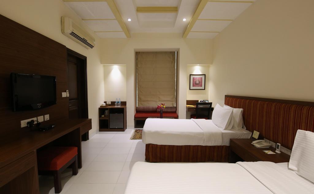Lemon Tree Hotel, Tarudhan Valley, Manesar Gurgaon Exterior foto
