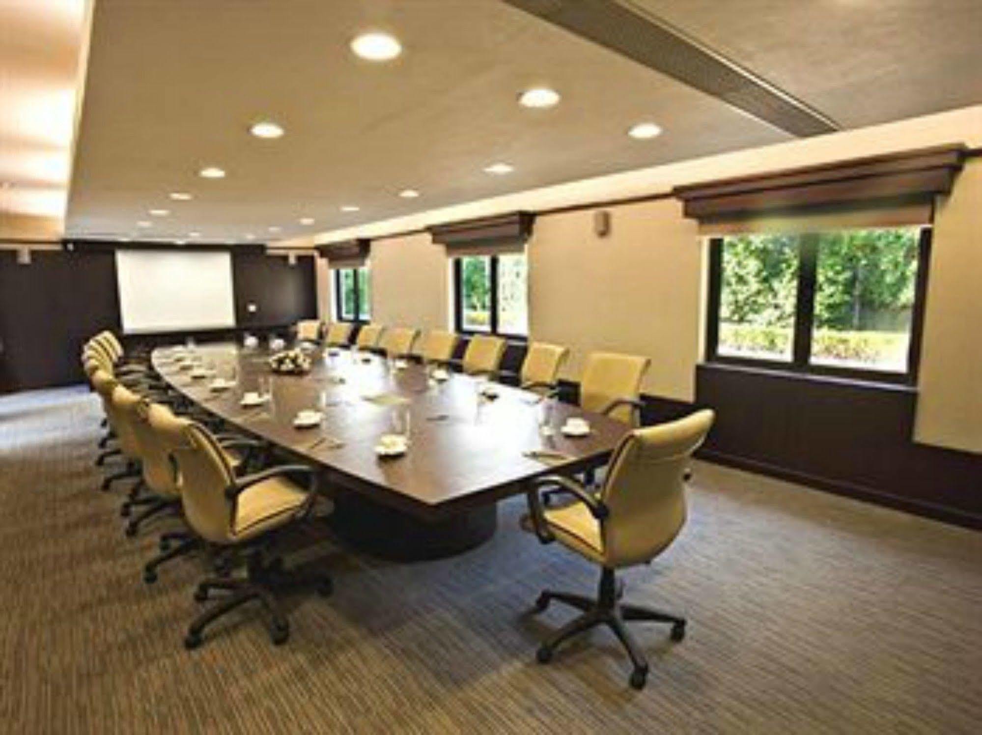 Lemon Tree Hotel, Tarudhan Valley, Manesar Gurgaon Exterior foto