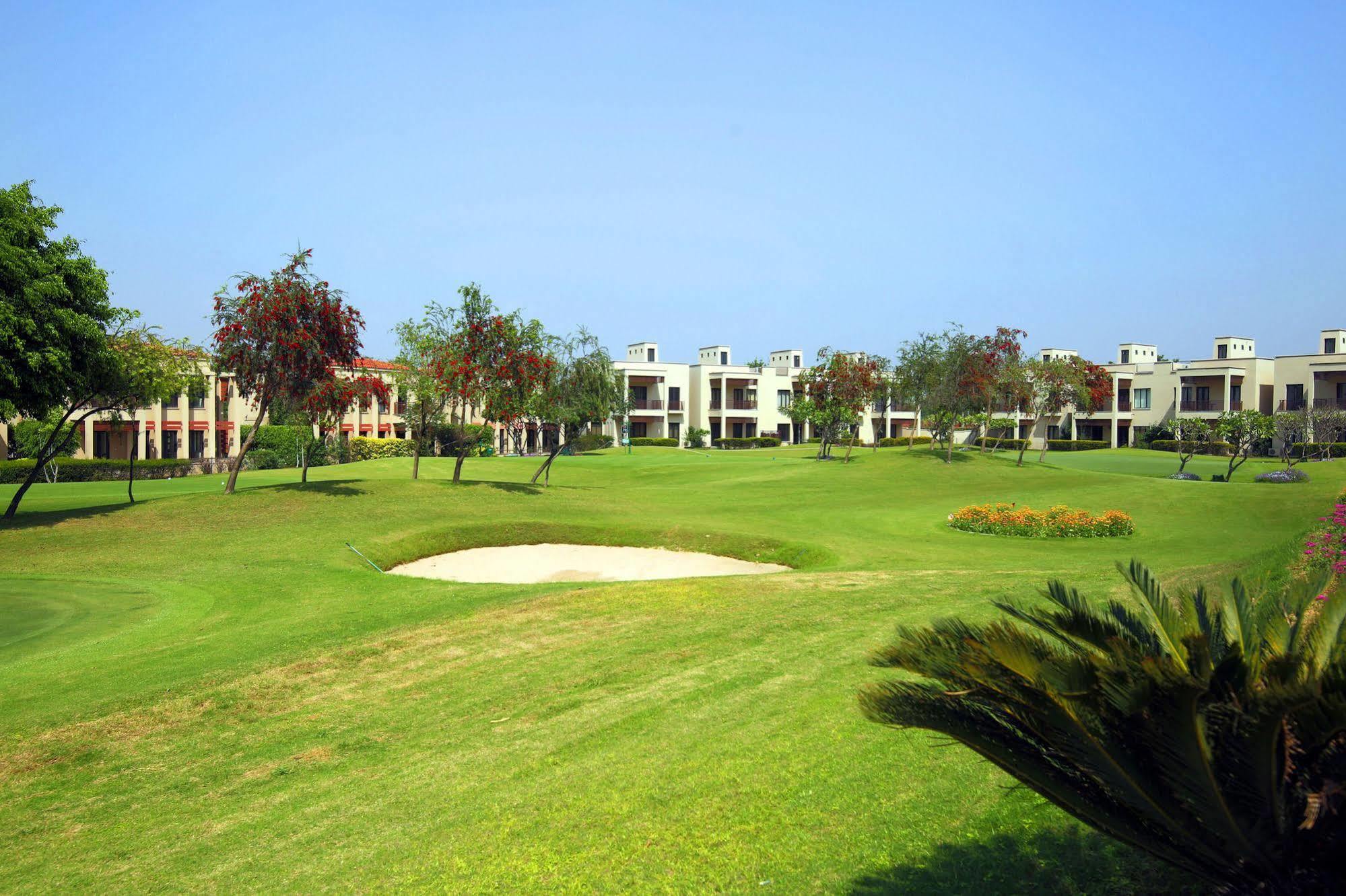 Lemon Tree Hotel, Tarudhan Valley, Manesar Gurgaon Exterior foto