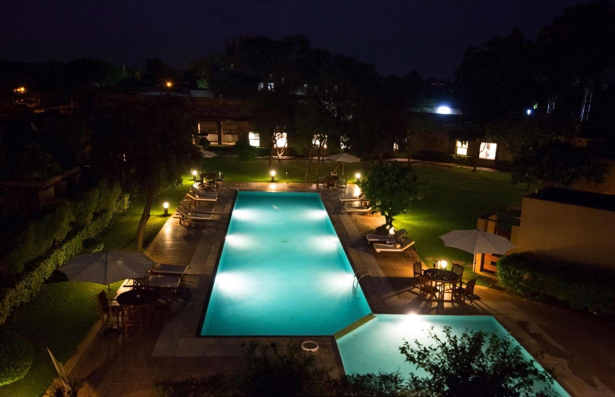 Lemon Tree Hotel, Tarudhan Valley, Manesar Gurgaon Exterior foto